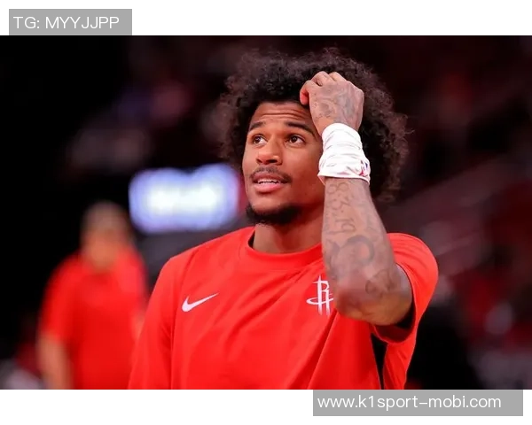 昔日好友重聚赛后杰伦格林与狄龙携火箭队友畅谈欢笑温情瞬间